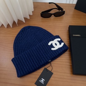 На официальном сайте Chanel появилась 