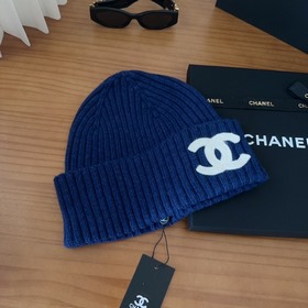 На официальном сайте Chanel появилась 