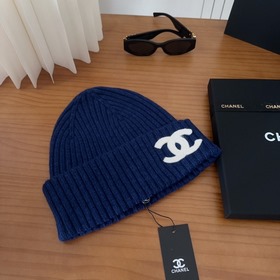На официальном сайте Chanel появилась 