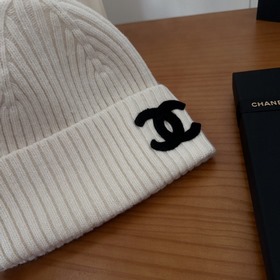 На официальном сайте Chanel появилась 