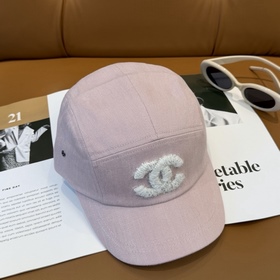 Новая бейсболка Chanel с объемным выши