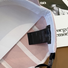 Новая бейсболка Chanel с объемным выши