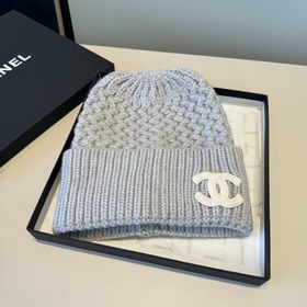 Официальная новинка от CHANEL — вязана