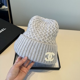 Официальная новинка от CHANEL — вязана