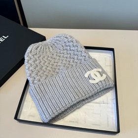 Официальная новинка от CHANEL — вязана