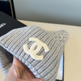 Официальная новинка от CHANEL — вязана