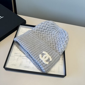 Официальная новинка от CHANEL — вязана