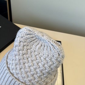 Официальная новинка от CHANEL — вязана