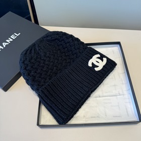 Официальная новинка от CHANEL — вязана