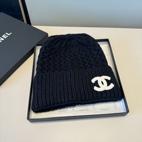 Официальная новинка от CHANEL — вязана