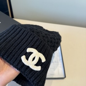 Официальная новинка от CHANEL — вязана