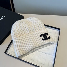 Официальная новинка от CHANEL — вязана