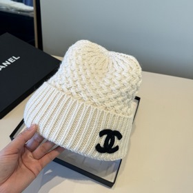 Официальная новинка от CHANEL — вязана