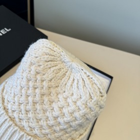 Официальная новинка от CHANEL — вязана