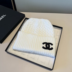 Официальная новинка от CHANEL — вязана