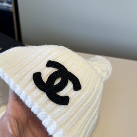 Официальная новинка от CHANEL — вязана
