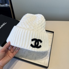 Официальная новинка от CHANEL — вязана