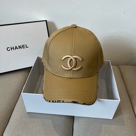 Новая бейсболка от Chanel： классически