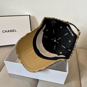 Новая бейсболка от Chanel： классически