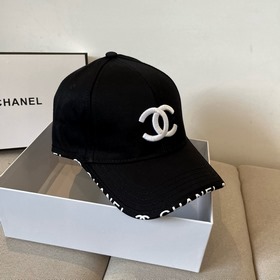 Новая бейсболка от Chanel： классически
