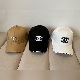 Новая бейсболка от Chanel： классически