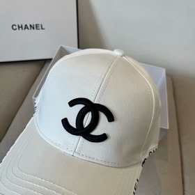 Новая бейсболка от Chanel： классически