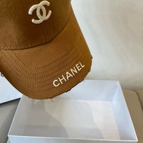 Новая бейсболка от Chanel： классически