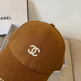 Новая бейсболка от Chanel： классически