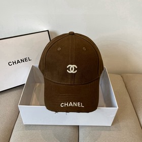 Новая бейсболка от Chanel： классически
