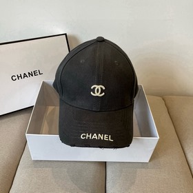 Новая бейсболка от Chanel： классически