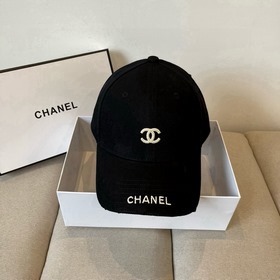 Новая бейсболка от Chanel： классически