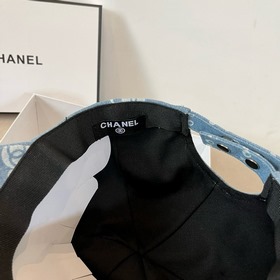 Новая бейсболка от Chanel： классически