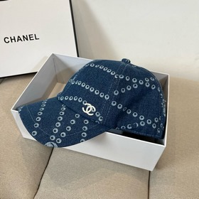 Новая бейсболка от Chanel： классически