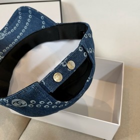 Новая бейсболка от Chanel： классически