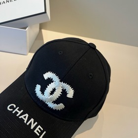Новая бейсболка от Chanel： классически