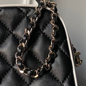 Маленькая сумка Chanel 25 из серии «Па