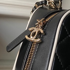 Маленькая сумка Chanel 25 из серии «Па