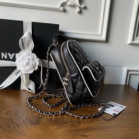 Маленькая сумка Chanel 25 из серии «Па