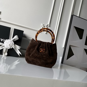 Модель AS6022 из коллекции CHANEL 26C