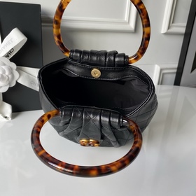 Модель AS6022 из коллекции CHANEL 26C 