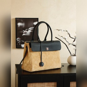 Оригинальная сумка Chanel из замшиз ко