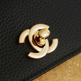 Оригинальная сумка Chanel из замшиз ко