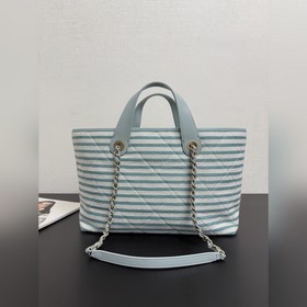 Пляжная сумка CHANEL 26C из телячьей