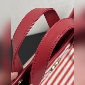 Пляжная сумка CHANEL 26C из телячьей 