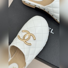 Классические сандалии CHANEL с металли