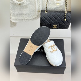 Классические сандалии CHANEL с металли