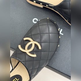 Классические сандалии CHANEL с металли