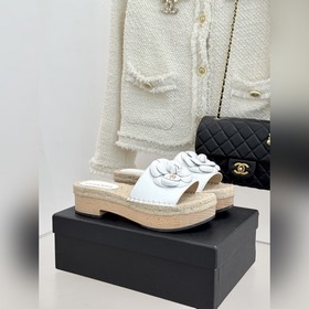 CHANEL： Классическая весенне-летняя ко