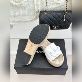 CHANEL： Классическая весенне-летняя ко