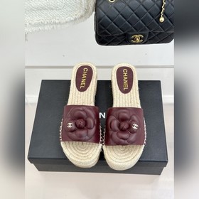 CHANEL： Классическая весенне-летняя ко